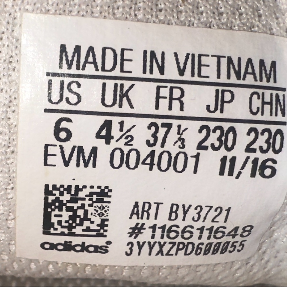 Adidas sneakers - Picture 2 of 4
